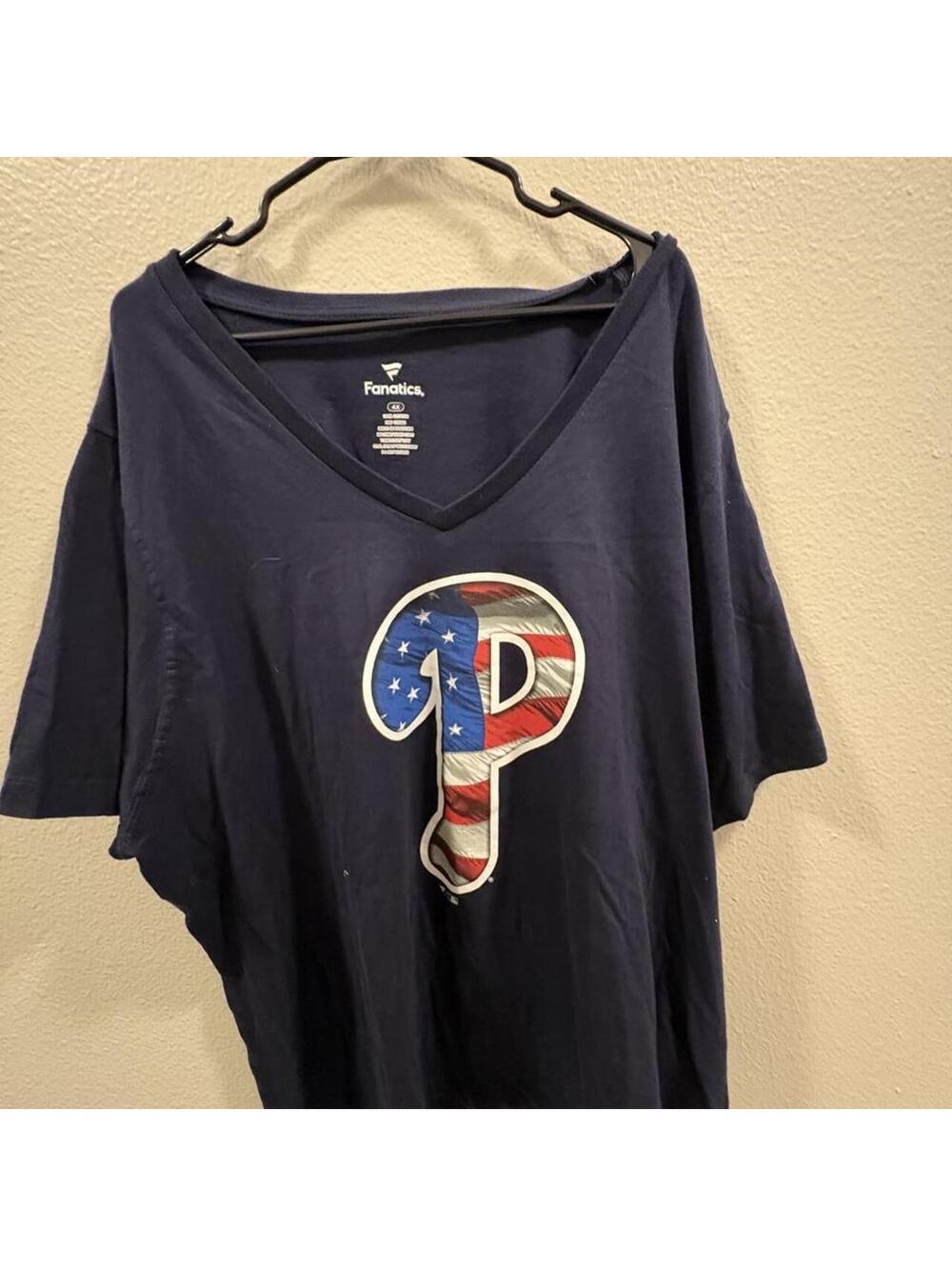 Fanatics Women's Navy and Blue Tshirt